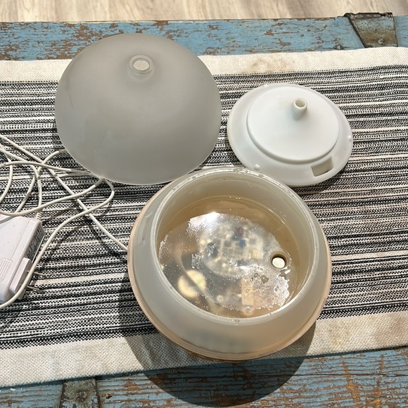 Bamboo look and Ceramic Essential Oil Diffuser- timer and lights - Picture 4 of 4